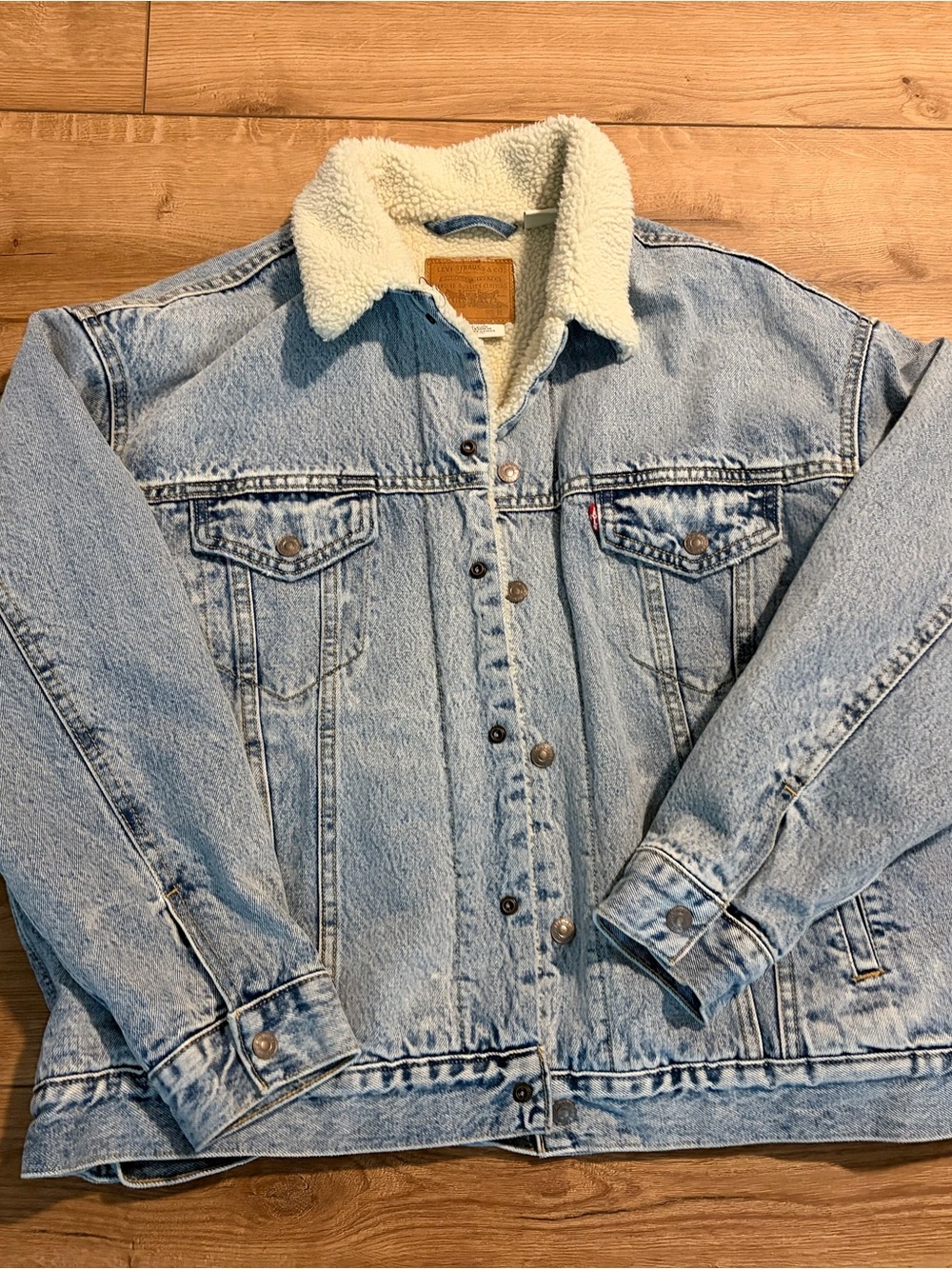 Levi's men’s Light Blue Sherpa-Lined Denim Jacket size m
